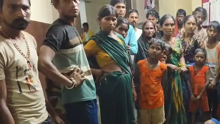 Bihar News : नालंदा में दीवार गिरने से मलबे में दबे 2 बच्चे, Bihar News : नालंदा में दीवार गिरने से मलबे में दबे 2 बच्चे,