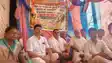 प्रखंड कार्यालयों में भ्रष्टाचार और जिले में सूखे की स्थिति के खिलाफ आंदोलन, आमरण अनशन पर बैठे 20 सूत्री अध्यक्ष समेत 12 सदस्य