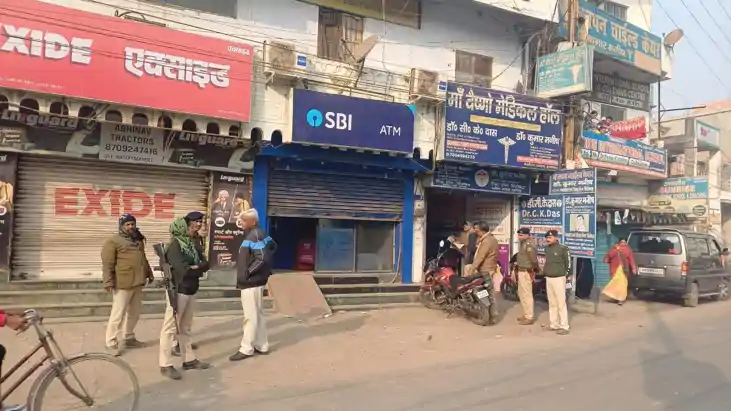  Thieves Blow Up SBI ATM 