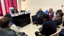 Bihar News : गया में दाखिल-खारिज में गड़बड़ी करना राजस्व कर्मचारी को पड़ा महंगा, डीएम ने किया सस्पेंड 