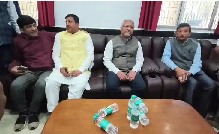 रेल ट्रैक पर भारी वाहनों की नो-एंट्री! जीएम ने दुर्घटना रोकन