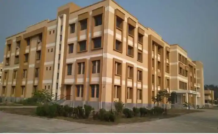 बगहा को नीतीश सरकार की बड़ी सौगात: राजकीय पॉलिटेक्निक में 202