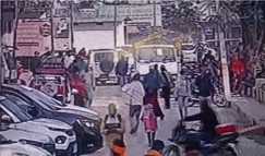 जिले के सबसे बड़े अस्पताल में चोरों का आतंक, 93 गार्ड के बीच बाइक और ऑटो की हो जा रही चोरी, सुरक्षा पर बड़ा सवाल