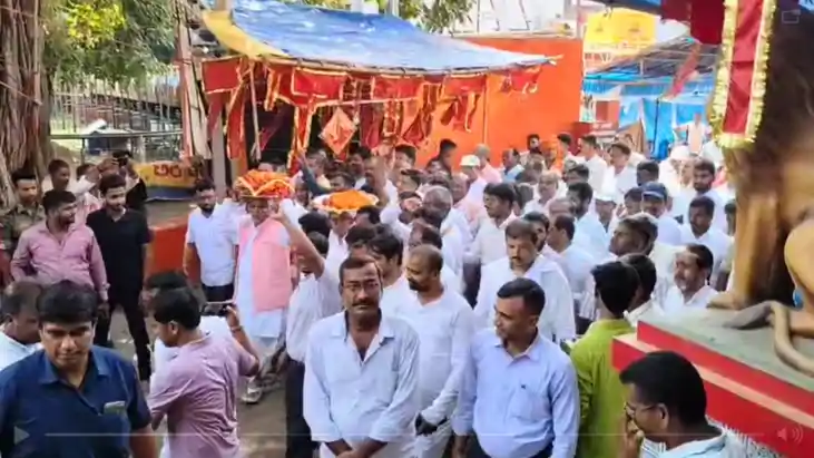 Bihar News : मंत्री श्रवण कुमार ने बाबा मणिराम की समाधि पर क Bihar News : मंत्री श्रवण कुमार ने बाबा मणिराम की समाधि पर क