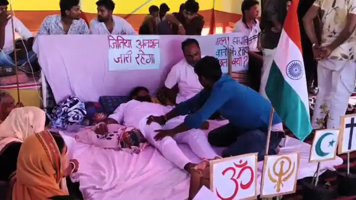 Bihar News : ‘जितिया अनशन’पर बैठे जदयू विधायक गोपाल मंडल के Bihar News : ‘जितिया अनशन’पर बैठे जदयू विधायक गोपाल मंडल के