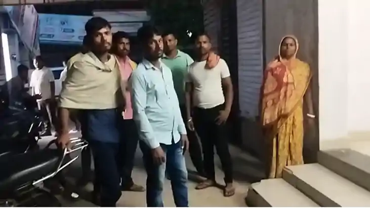 Bihar Crime News : वैशाली में दोस्तों के साथ गए युवक को बदमा Bihar Crime News : वैशाली में दोस्तों के साथ गए युवक को बदमा