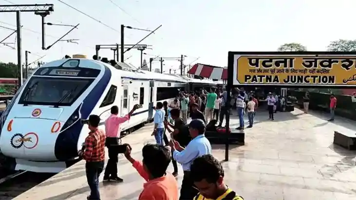 Vande Bharat News - मुजफ्फरपुर-चंपारण रूट से पटना के लिए चले Vande Bharat News - मुजफ्फरपुर-चंपारण रूट से पटना के लिए चले