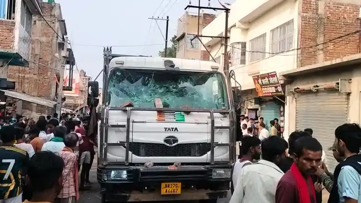 Bihar News : जमुई में छात्रा की मौत के बाद बवाल, पुलिस वाहनो