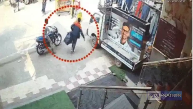 Bihar Tanishq Showroom Looted - तनिष्क शोरुम की लूट में शामि