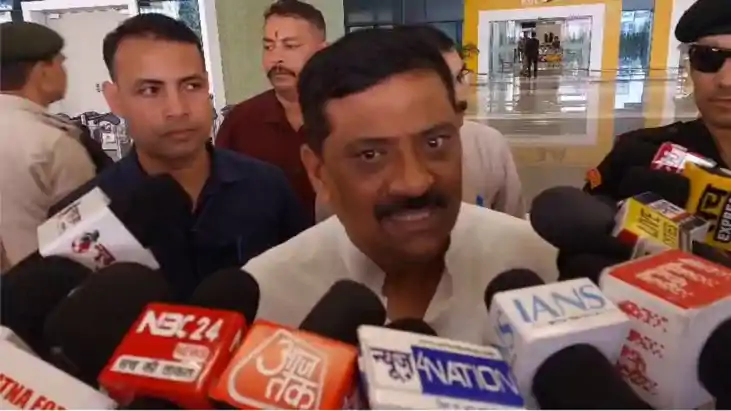 तेजस्वी यादव पर बरसे संजय झा, कहा - भ्रम फैलाना बंद करे विपक