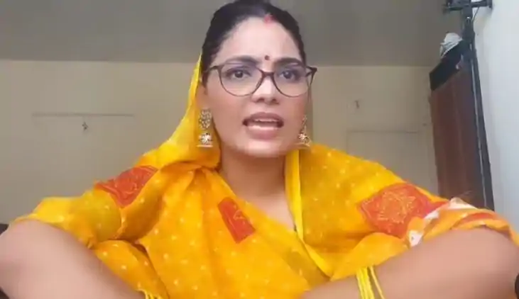 bihar news - लोकगायिका नेहा सिंह राठौर के खिलाफ सुप्रीम कोर्