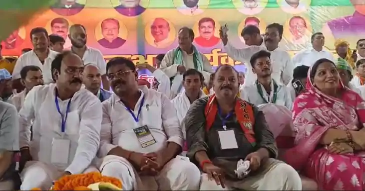 तेजस्वी हाफ पैंट पहनना सीख रहे थे, तब से बिहार को चला रहे है