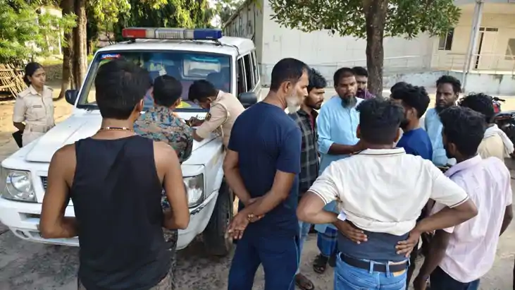 दवा लेकर घर लौट रहे बुजुर्ग को  तेज रफ्तार ट्रक ने रौंदा, हु