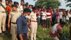 छपरा के जलालपुर में 30 वर्षीय अज्ञात युवक का संदेहास्पद स्थिति में मिला शव : दिल्ली से लौटा था मृतक, जांच में जुटी पुलिस