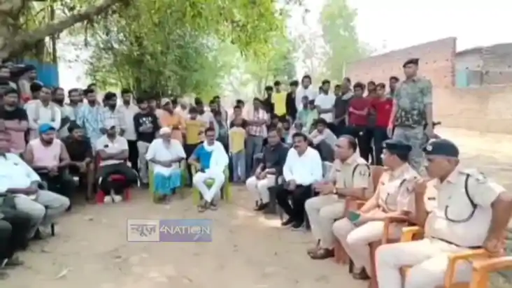 Bihar News : औरंगाबाद में मंदिर का झंडा उखाड़ कर असामाजिक तत्