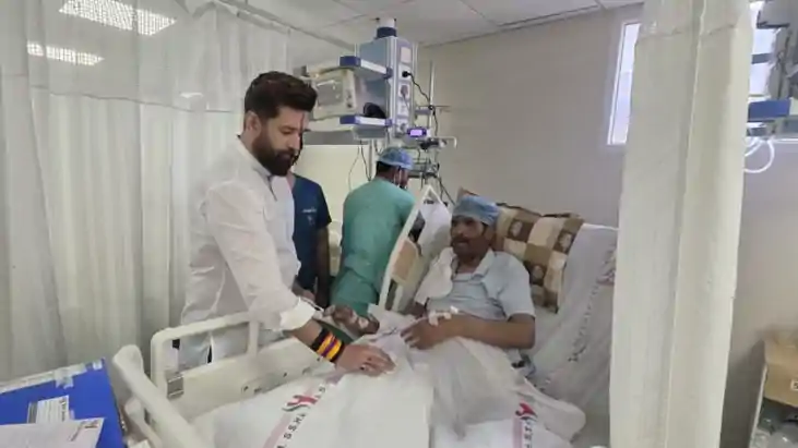 चाहे जितने भी मतभेद हों, हैं तो वो मेरे पिता ही': चाचा पशुपत