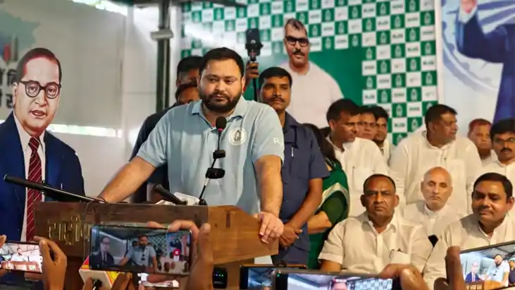 Bihar Politics : ‘मैं नौवीं पास हूँ, फेल नहीं’, तेजस्वी का स