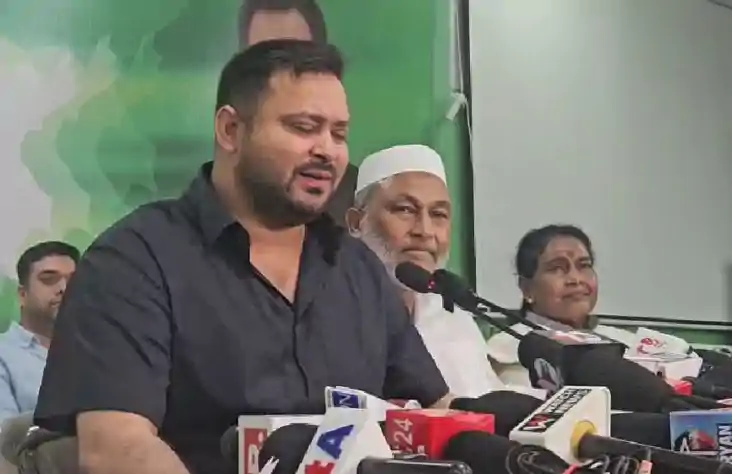 एसआईआर पर सुप्रीम कोर्ट के चुनाव आयोग को दिए आदेश का तेजस्वी