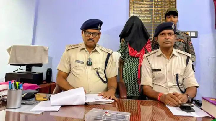 नवादा में साइबर ठगी का बड़ा खुलासा: लोन और पीएम मुद्रा योजना