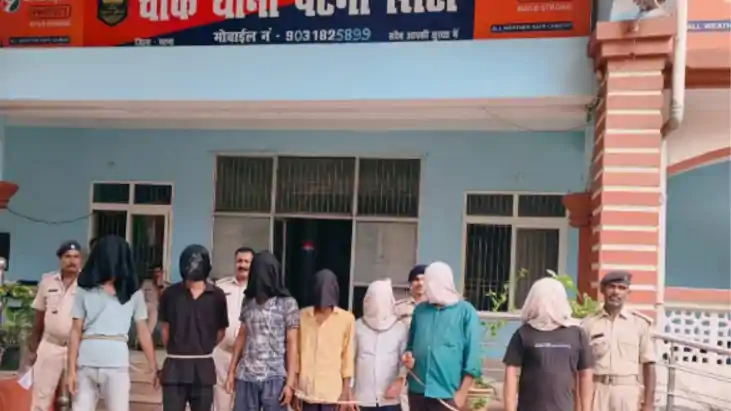 पिस्टल के साथ रील्स बनाना 2 युवकों को पड़ा भारी : पुलिस ने क