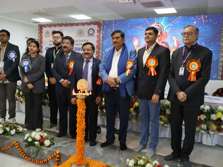 किताबों से बाहर निकली पढ़ाई: NSMCH में 5 राज्यों के 300 मेडि