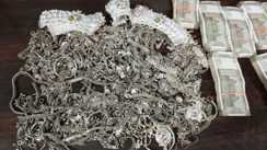 चांदी नकदी बरामद 