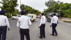 Bihar Traffic Rule : बिहार पुलिस का बड़ा फैसला, अब 'अवर निरीक्षक' से नीचे के अधिकारी नहीं काट सकेंगे चालान, मोबाइल फोटो पर भी लगी रोक 
