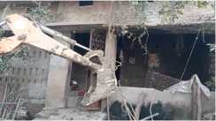 Bihar News : मुजफ्फरपुर में 'यूपी मॉडल' एक्शन, रंगदारी के आरोपी कुख्यात सोनू चौधरी के घर पर चला बुलडोजर