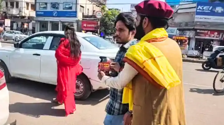 Valentine Day : ‘जहां मिलेंगे बाबू-सोना, तोड़ देंगे कोना-कोन