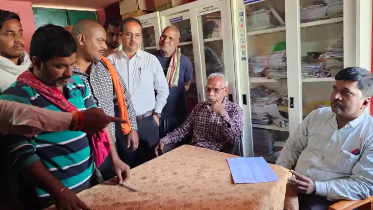 Bihar News : शेखपुरा के स्कूल में गुरुजी की शर्मनाक करतूत, छ