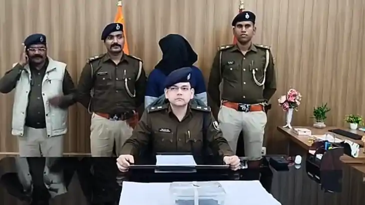 Bihar News : मुंगेर में हर्ष फायरिंग करने वाले युवक को पुलिस