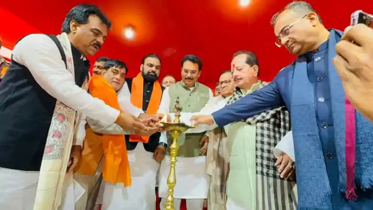 भाजपा प्रदेश कार्यालय में दही-चूड़ा भोज के बहाने समरसता का स