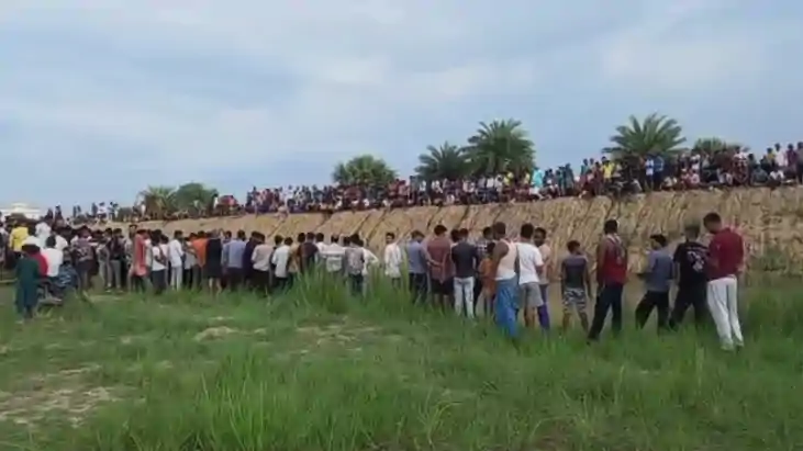 GAYA NEWS : गया में निर्माणाधीन आहर में डूबने से एक ही परिवा GAYA NEWS : गया में निर्माणाधीन आहर में डूबने से एक ही परिवा