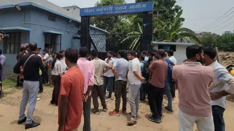 BSSC Aspirants Stage Protest in Patna
