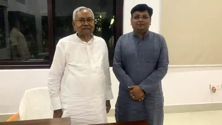 Bihar Teacher News : शिक्षक नेता आनंद पुष्कर ने सीएम नीतीश स Bihar Teacher News : शिक्षक नेता आनंद पुष्कर ने सीएम नीतीश स
