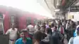 Bihar News : बिहार पुलिस भर्ती परीक्षा को लेकर आरा रेलवे स्टेशन पर उमड़ा परीक्षार्थियों का भारी हुजूम, सुरक्षा के किये गए कड़े इंतजाम