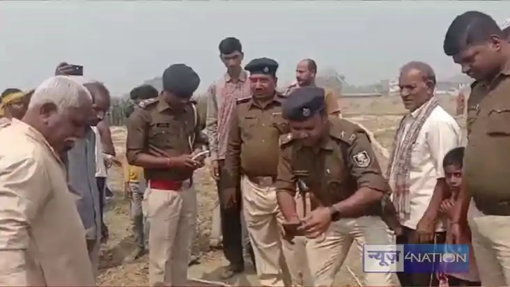 Begusarai News: महिला की निर्मम हत्या, शव बोरे में बंद कर गड Begusarai News: महिला की निर्मम हत्या, शव बोरे में बंद कर गड