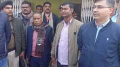  घूसखोर साहब पर गिरी गाज! 3 साल से किसान को रुलाने वाले बरौली RO सस्पेंड, विजिलेंस ने 6500 लेते दबोचा