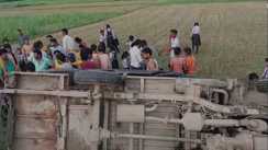 School vehicle overturns in Bagaha