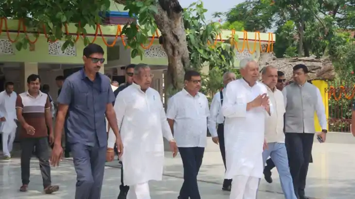 Nitish Kumar Visits Kalyanbigha To Pay Tribute To Wife