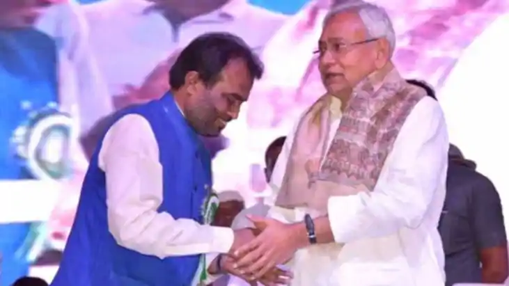 Bihar assembly Election - जदयू ने एक दर्जन उम्मीदवारों को ब Bihar assembly Election - जदयू ने एक दर्जन उम्मीदवारों को ब