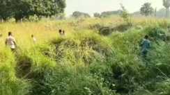 Bihar News : गोपालगंज में उत्पाद विभाग की बड़ी कार्रवाई, नाव और बोलेरो से 895 लीटर देसी-विदेशी शराब जब्त, एक गिरफ्तार