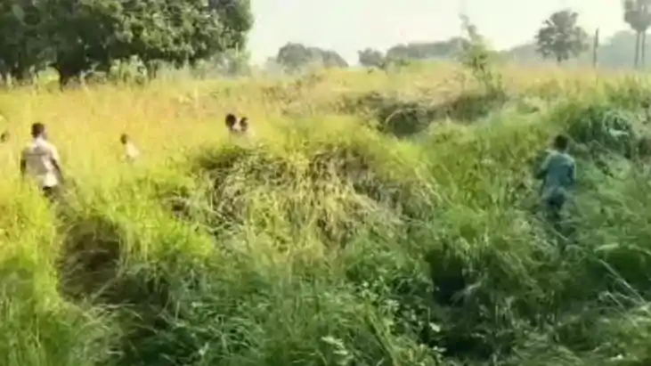 Bihar News : गोपालगंज में उत्पाद विभाग की बड़ी कार्रवाई, नाव