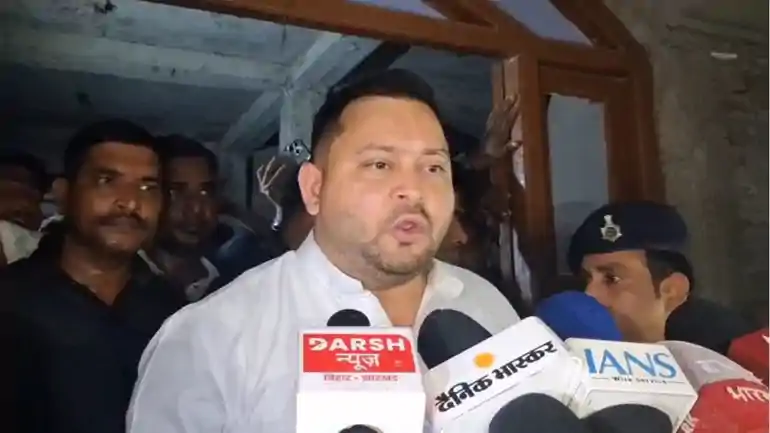 वैशाली नाव हादसा: तेजस्वी यादव ने सरकार पर बोला हमला, कहा-अस्पताल में ऑक्सीजन और डॉक्टर होते तो बच जाती कई जानें, पीड़ितों को मिले 3 डिसमिल जमीन"