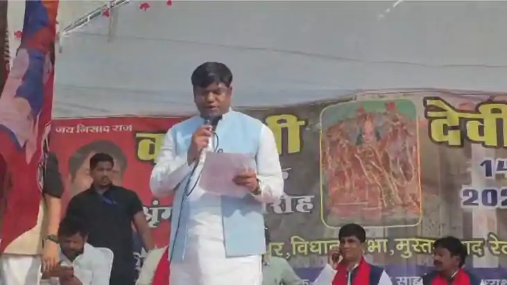 वाराणसी में वीआईपी प्रमुख मुकेश सहनी का बड़ा बयान: "शिक्षा औ