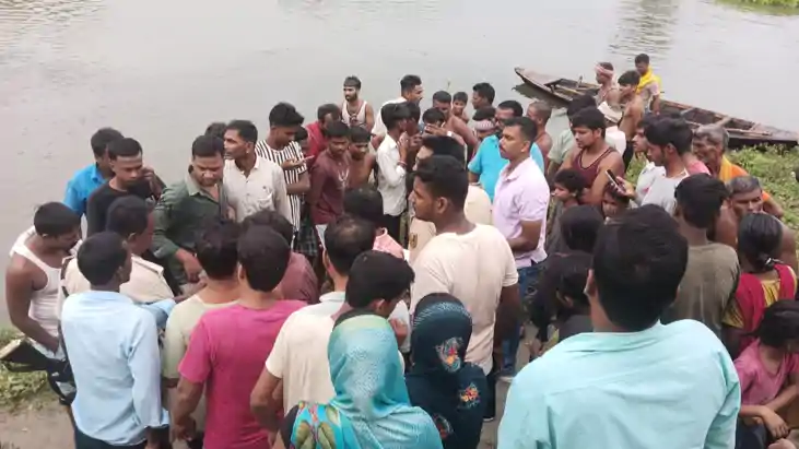 Bihar News : मोतिहारी में स्नान के दौरान गंडक नदी में डूबने Bihar News : मोतिहारी में स्नान के दौरान गंडक नदी में डूबने