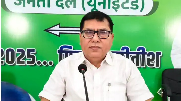 Bihar Politics : नीतीश सरकार में सड़कें बनीं विकास का मार्ग, Bihar Politics : नीतीश सरकार में सड़कें बनीं विकास का मार्ग,