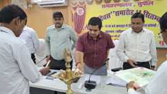 हिंदी दिवस पर समाहरणालय में संगोष्ठी और काव्य पाठ आयोजित, कवियों व शिक्षकों ने दिया नारी सशक्तिकरण व सामाजिक समरसता का संदेश