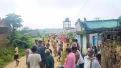 Bihar News : बांका में बालू माफिया का दुस्साहस, खनन टीम पर किया जानलेवा हमला, पुलिस गाड़ी और जेसीबी के शीशे तोड़े, 28 नामजद