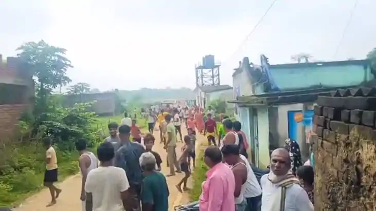 Bihar News : बांका में बालू माफिया का दुस्साहस, खनन टीम पर क